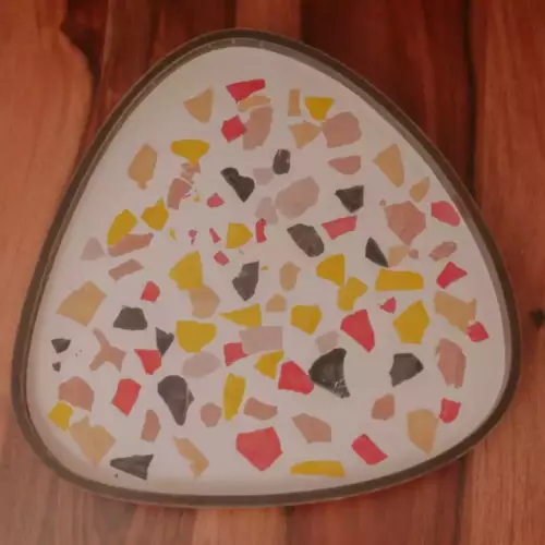 Plateau triangle en jesmonite