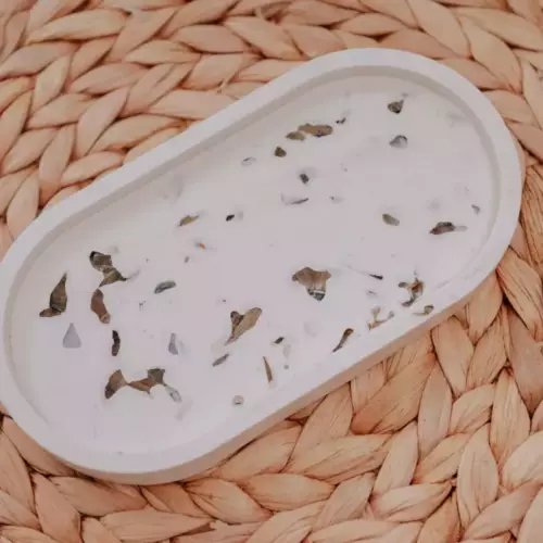 Vide poche ovale petits plateaux en Jesmonite | Avec incursions de coquillages (moules)