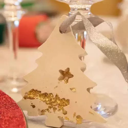 Suspension pour sapin - Forme sapin - En jesmonite