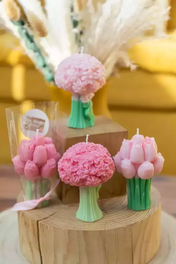 Bougies moulées petits bouquet de fleurs en cire de colza