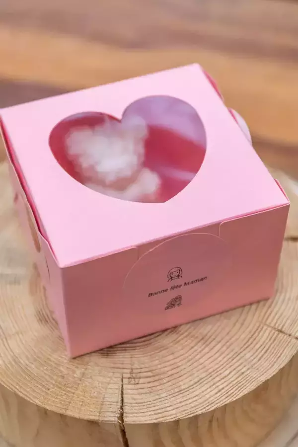 Boite cadeau rose avec un nounours et 2 roses – Image 3