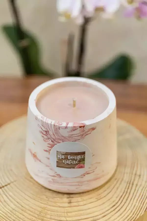 Bougie Louise en jesmonite marbrée marron