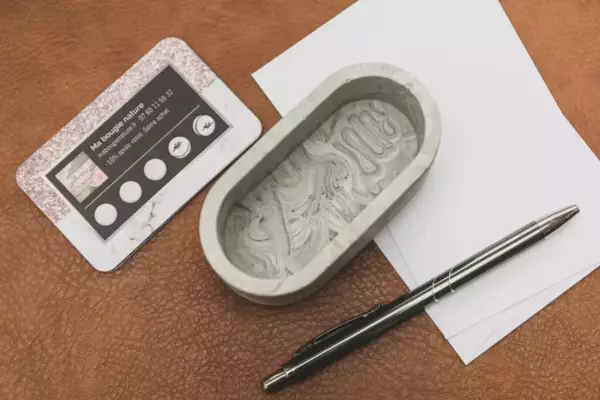 Porte carte en jesmonite