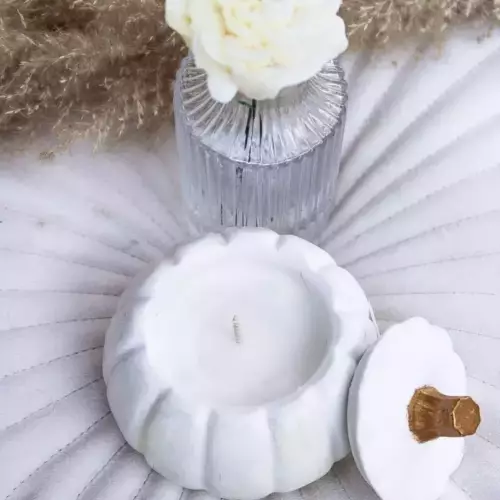 Bougie citrouille blanche - Contenant jesmonite