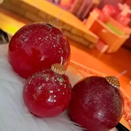 Bougie boule moyen modèle rouge