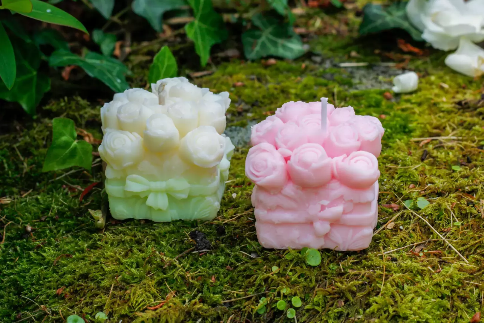 Bougies moulées bouquets de roses carrés